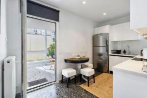 Athens Premium Euthalia
