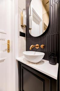 Downtown Chic Elegant Budapest Gem