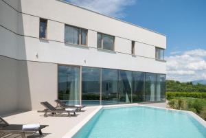 Luxury Villa Blue with a pool