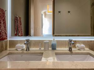 Luxury oceanfront apartment in Puerto Morelos