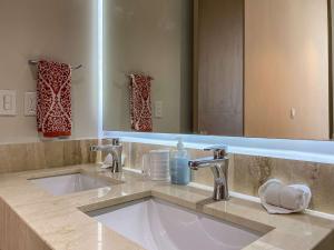 Luxury oceanfront apartment in Puerto Morelos