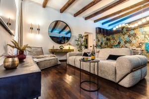 Gabriels Colosseum Luxury Apartment