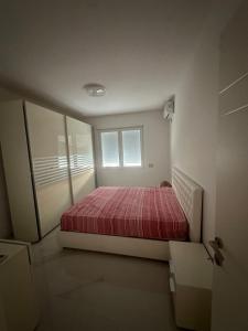 Lake View Luxury Apartment!!