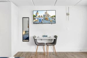 Resort Studio Near Disney with Pool and Gym