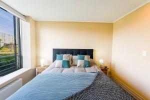 Laguna navegable y piscinas · 2D con terraza