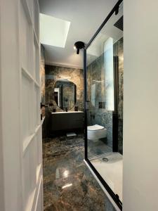 Chic duplex in milan center fashion district