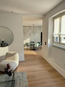 Chic duplex in milan center fashion district