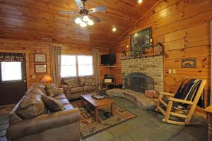 Trout Creek Cabin- Right on the Creek
