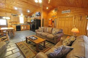 Trout Creek Cabin- Right on the Creek