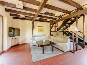 Large, comfortable holiday home with a garden