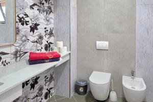 Beachfront & Sea View Apartment 101 - Happy Rentals