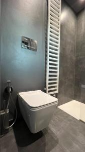 The Grey House - stylish 2BD apartment in Milan