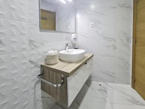 Casa dHenrique Retreat Pool and Spa