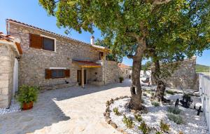 Cozy Home In Stankovci With Private Swimming Pool, Can Be Inside Or Outside