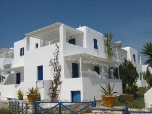 Nicos Studios & Apartments Paros Greece