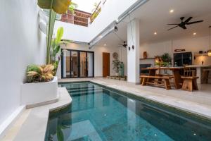 Villa Casa Diamanti - Luxury 3BR with Private Pool and Rooftop in Tumbakbayuh