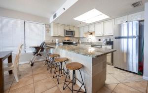 Phoenix I 1031 condo