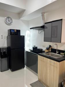 Near Vista Taguig Mall BGC Free wifi Netflix HBO 17TH