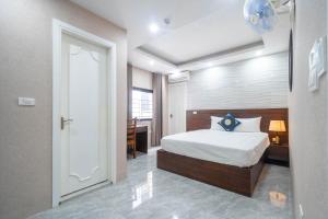 The Dahlia Hanoi
