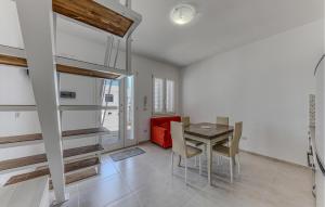 1 Bedroom Stunning Home In Torre San Giovanni