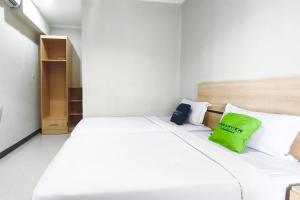 Urbanview Hotel Mutiara Mataram Lombok