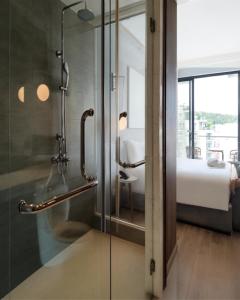 Oasis Emerald Bay Suites - At Premier Residences, Khem Beach, Phu Quoc