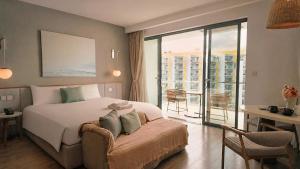 Oasis Emerald Bay Suites - At Premier Residences, Khem Beach, Phu Quoc