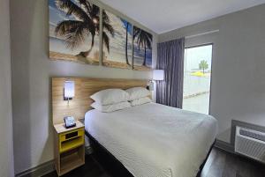 Days Inn & Suites by Wyndham Tampa Fairground-Casino-Ybor