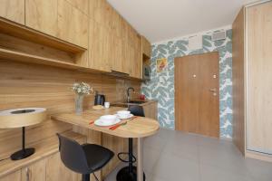 Modern Studio with Air Conditioning and Parking by Noclegi Renters