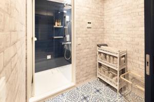 Tree Village401 Spacious stay near Nanba and USJ