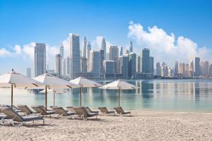 Palm Home next to Nakheel Mall with Private Beach