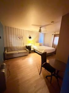 Esquire hotel