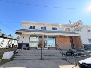 Esquire hotel