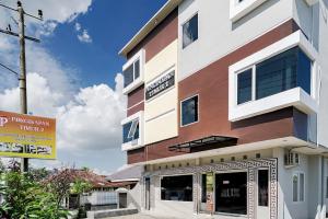 RedDoorz near Palembang Airport 2