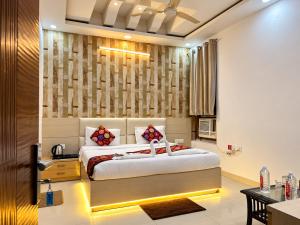 Hotel Kiara Inn Rooms and Banquet