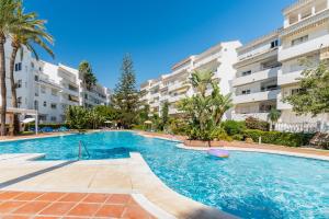 Playa Real Marbella Pool & Sea View by Downtown Apartments