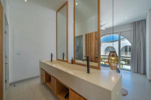 Las Casas 5 - Romantic Tropical Villa in Bingin