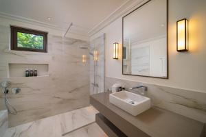 The Perfect Beachfront Escape - Sea Grove House