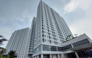 Enjoy Living and Warm Studio at Serpong Garden Apartment By Travelio