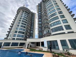 Nauras Towers