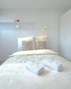 Quiet, greenery, 2 bedrooms, a workspace, parking