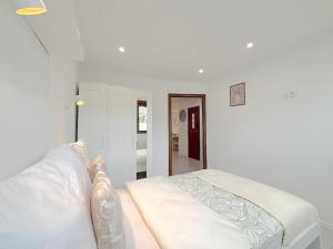 Quiet, greenery, 2 bedrooms, a workspace, parking