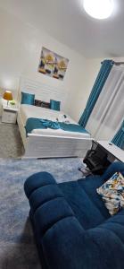 Lameg Executive Furnished 2 Bedroom Apartment with Airport Views