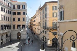 Palazzo Goldoni Condotti Collection