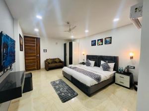 Hotel Blissbourn - Dlf Farm Gate 3