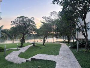 Lakeside 2BR Condo Villa Rainbow Spring