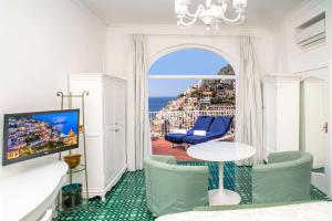 Lux 2BR Apartment in Positano View Terrace & Pool