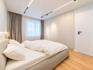 Central Epic Apartment-self check in