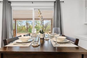 Stylish 2BR Urban Stay Near CAE Pet Friendly