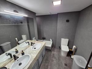 Beach & Marina at Your Door - 2BR - La Duquesa